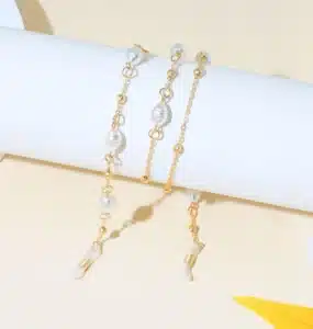 שרשרת זהב מעוצבת עם פנינים למשקפיים
