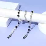 שרשרת כסף למשקפיים מעוצבת עם חרוזים בשחור ולב